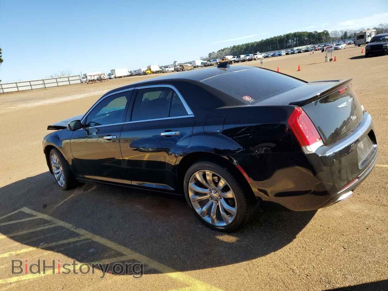 2019 CHRYSLER 300 - VIN: 2C3CCAEG7KH686542 - Фото 2
