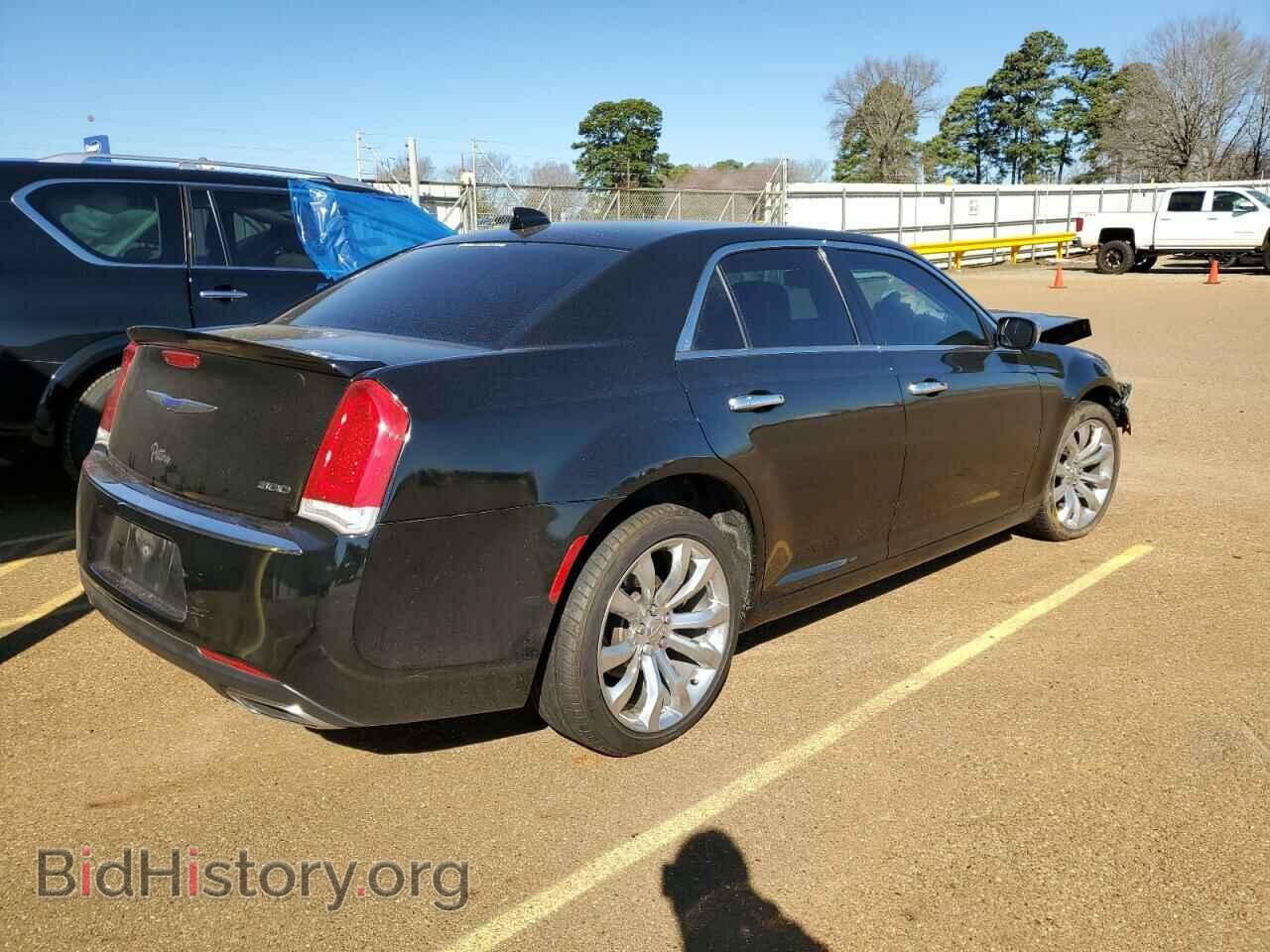2019 CHRYSLER 300 - VIN: 2C3CCAEG7KH686542 - Фото 3