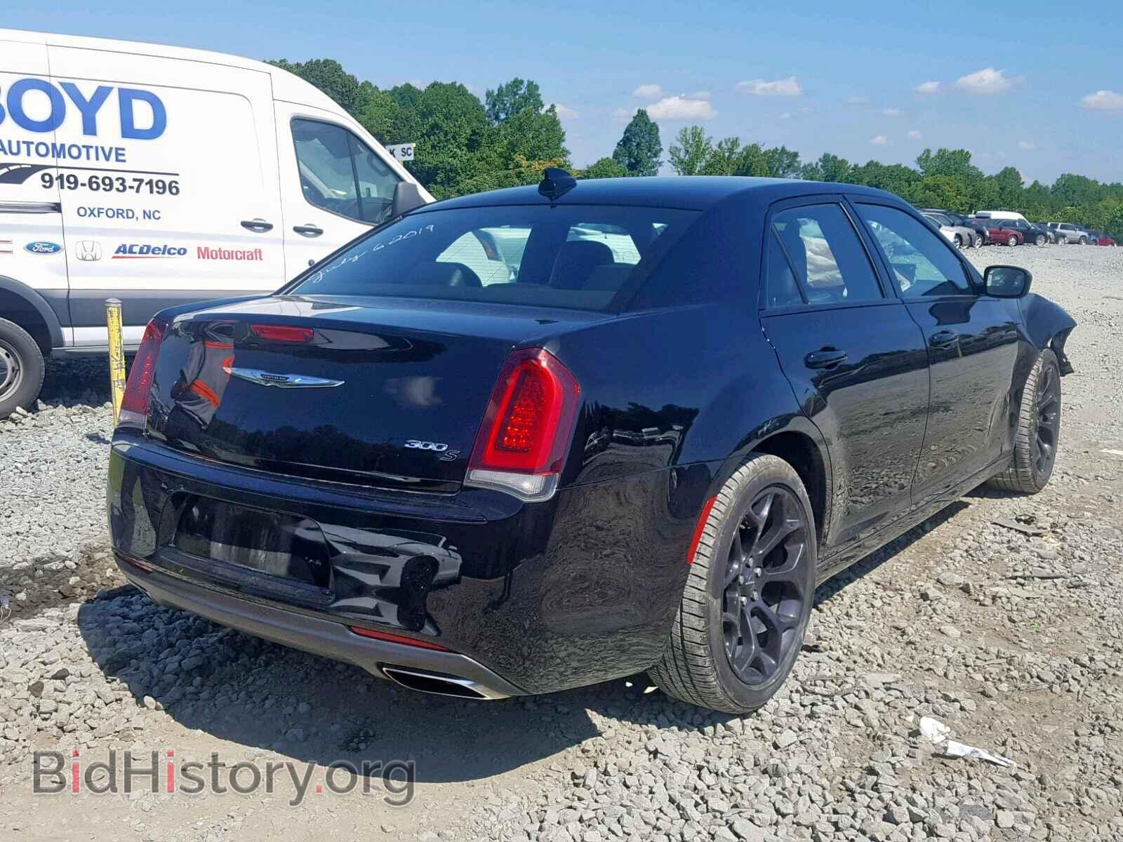 2019 CHRYSLER 300 - VIN: 2C3CCABG4KH618039 - Фото 4