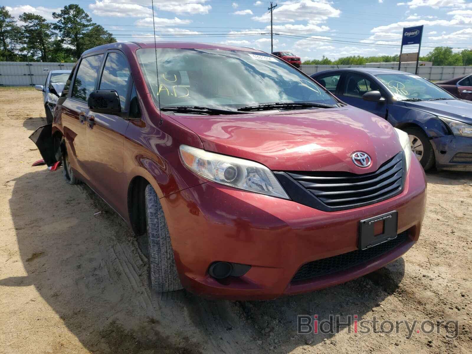 Photo 5TDZK3DCXBS016293 - TOYOTA SIENNA 2011