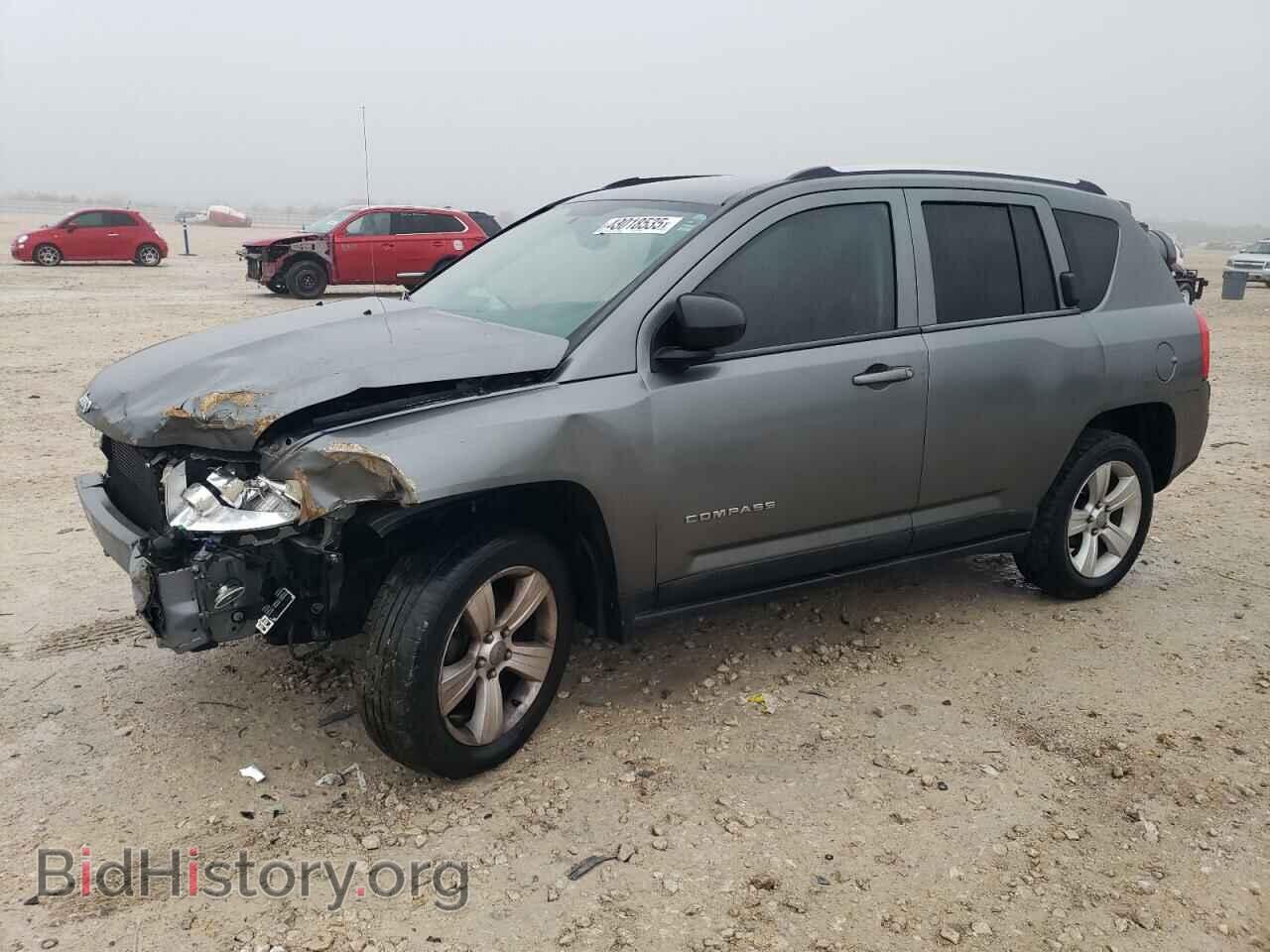 Photo 1J4NF1FB6BD197801 - JEEP COMPASS 2011