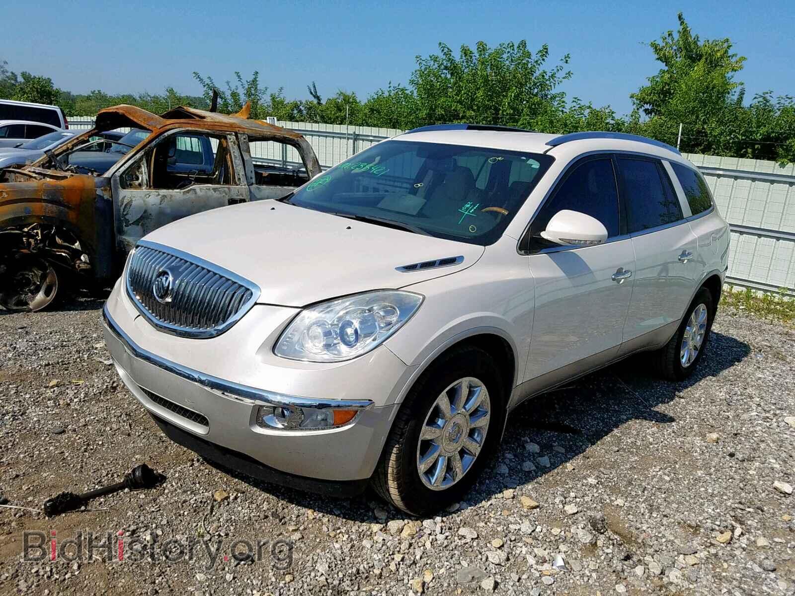 2011 BUICK ENCLAVE CX - VIN: 5GAKRCEDXBJ235421 - Photo 2
