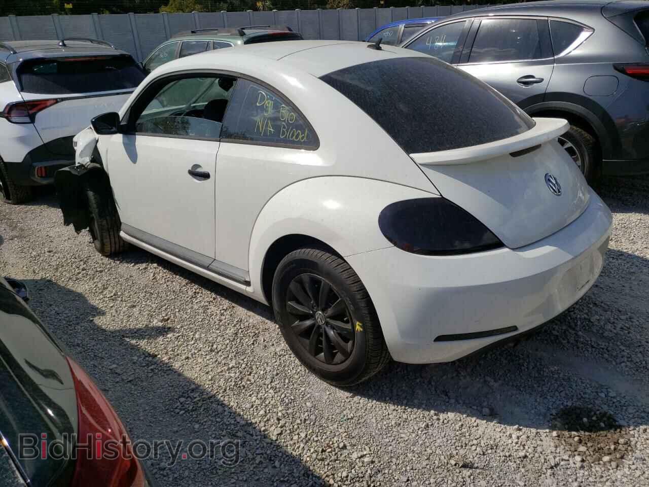 2014 VOLKSWAGEN BEETLE - VIN: 3VWFP7AT3EM626490 - Фото 2