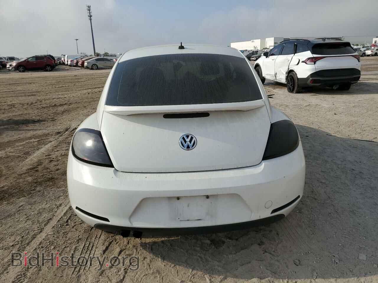 2014 VOLKSWAGEN BEETLE - VIN: 3VWFP7AT3EM626490 - Фото 6