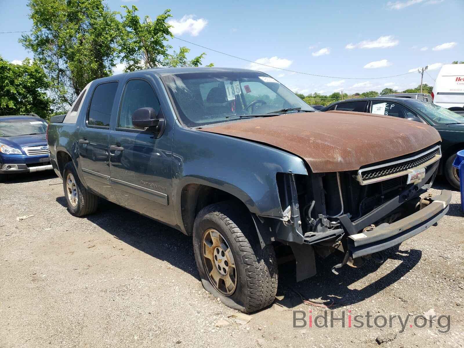 Photo 3GNVKEE09AG244059 - CHEVROLET AVALANCHE 2010