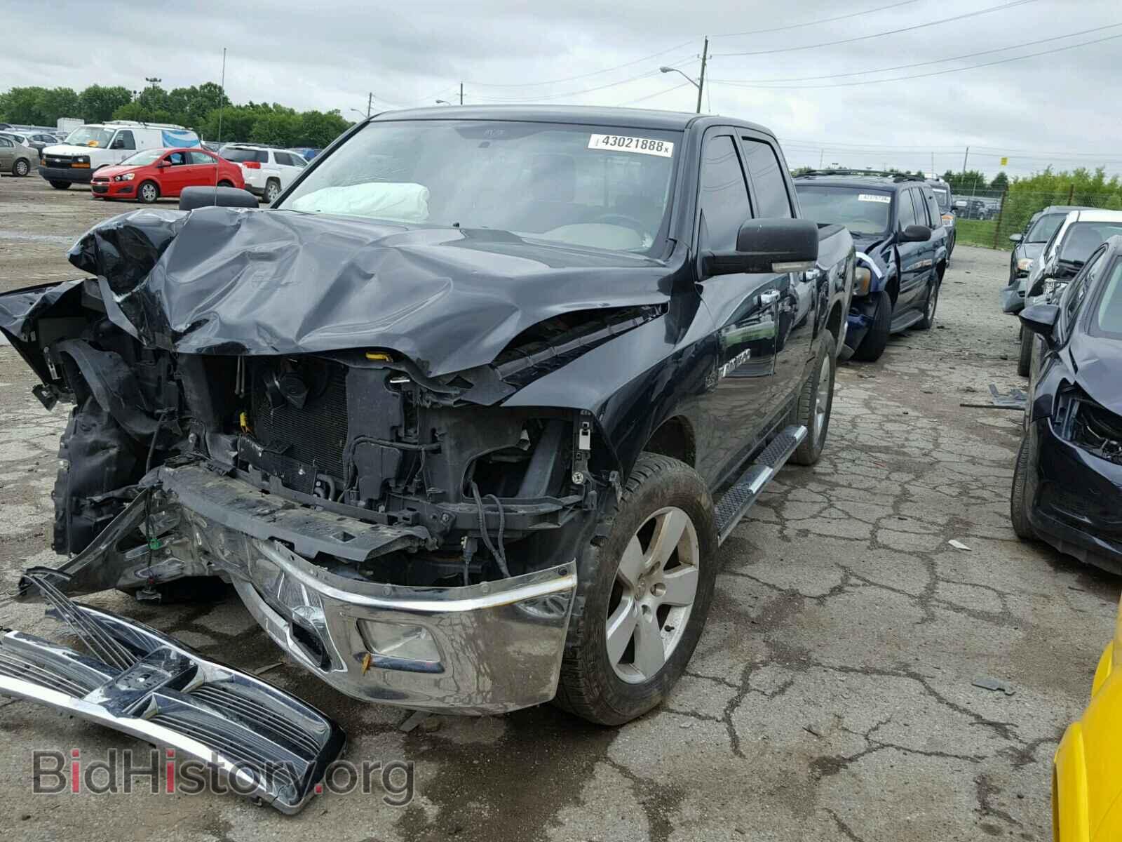 2011 DODGE RAM 1500 - VIN: 1D7RV1CTXBS601983 - Фото 2