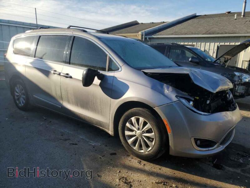 2017 Chrysler PACIFICA (VIN 2C4RC1BG3HR583681) — photo 4 of 13