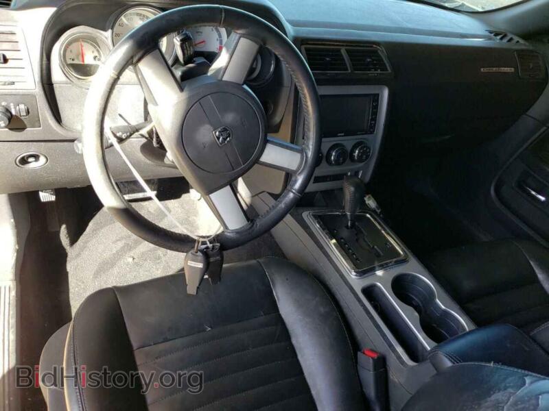 2009 Dodge CHALLENGER (VIN 2B3LJ44V79H507754) — photo 8 of 12