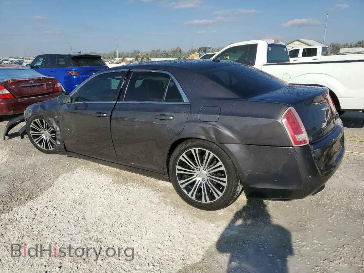 2013 CHRYSLER 300 - VIN: 2C3CCABGXDH556231 - Фото 2