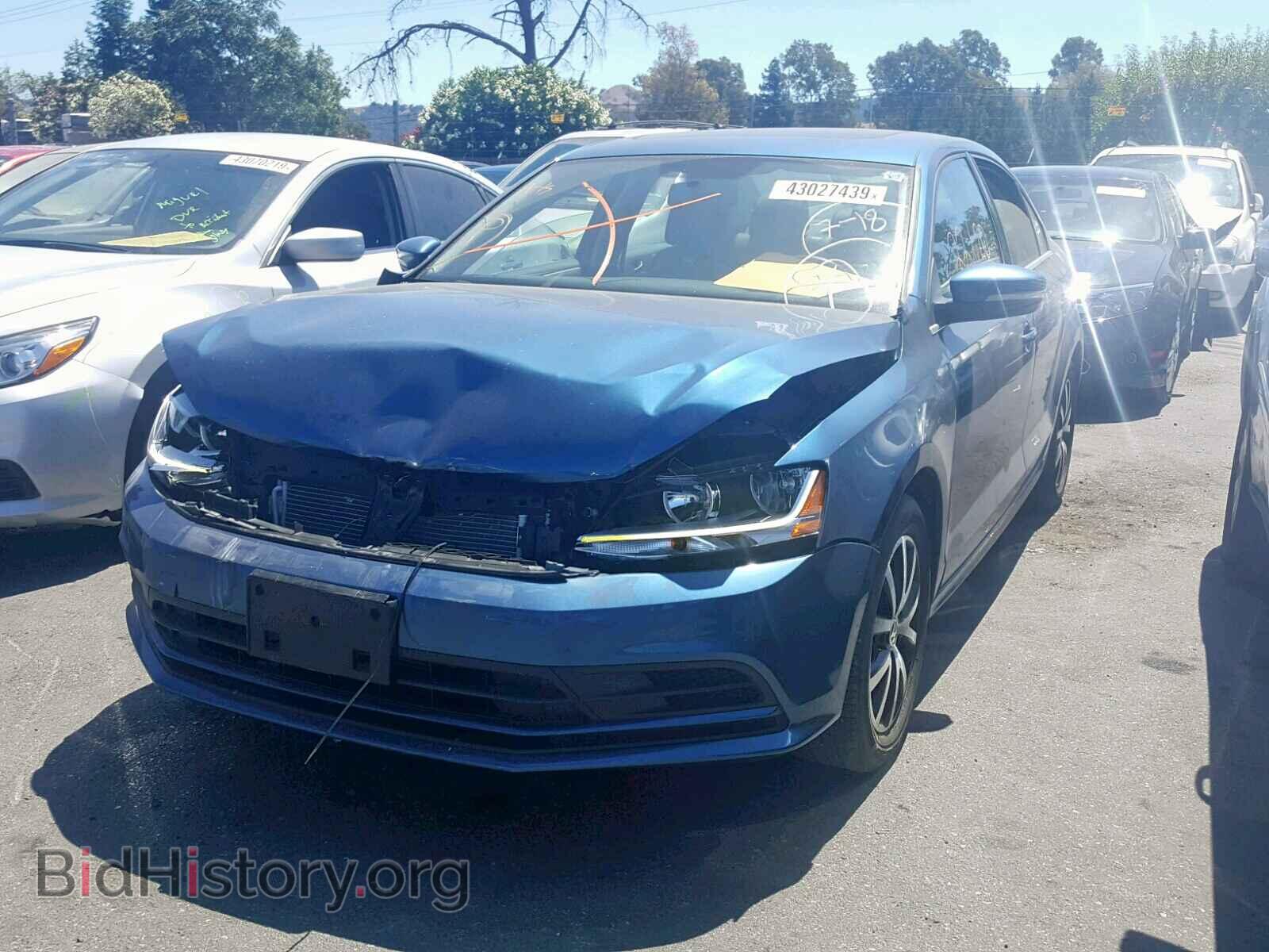 2017 VOLKSWAGEN JETTA - VIN: 3VWDB7AJ4HM375357 - Photo 2