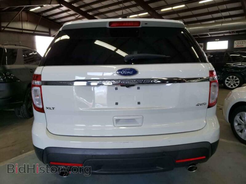 2011 Ford EXPLORER (VIN 1FMHK8D88BGA09854) — фото 6 из 13