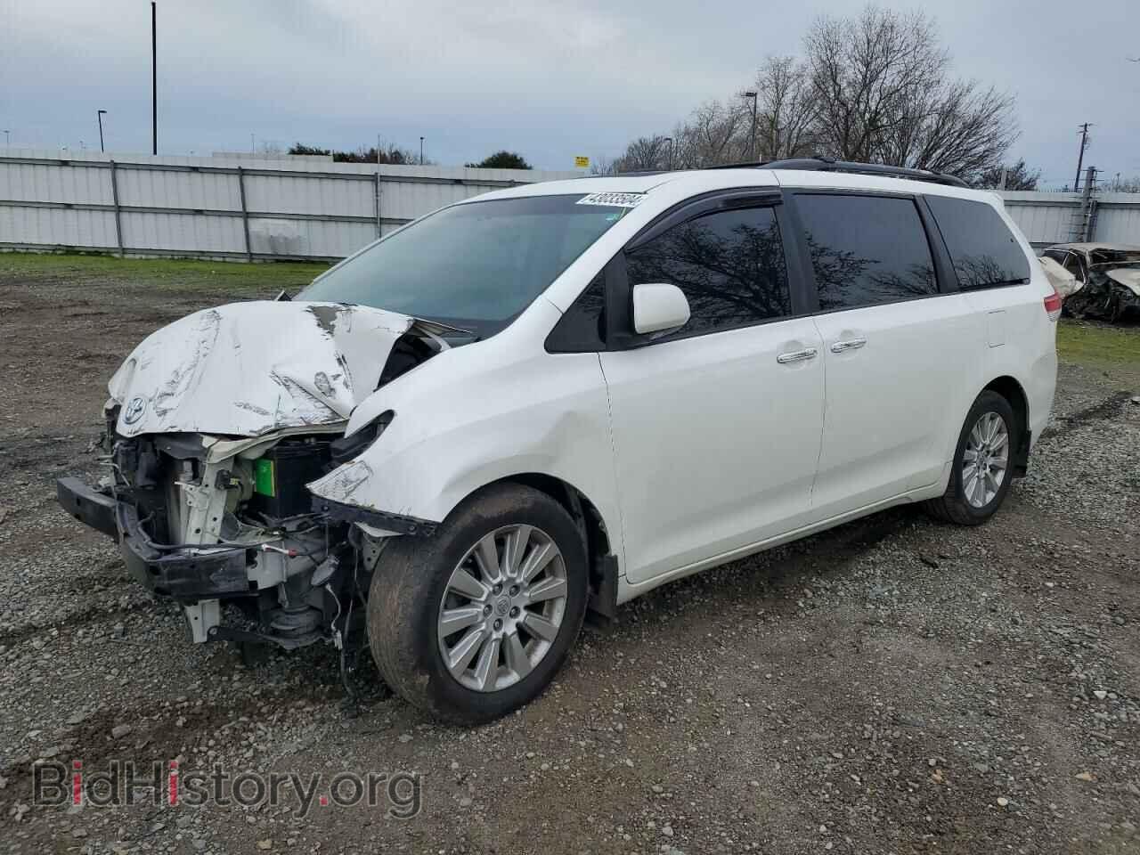 Photo 5TDYK3DC3BS129983 - TOYOTA All Models 2011