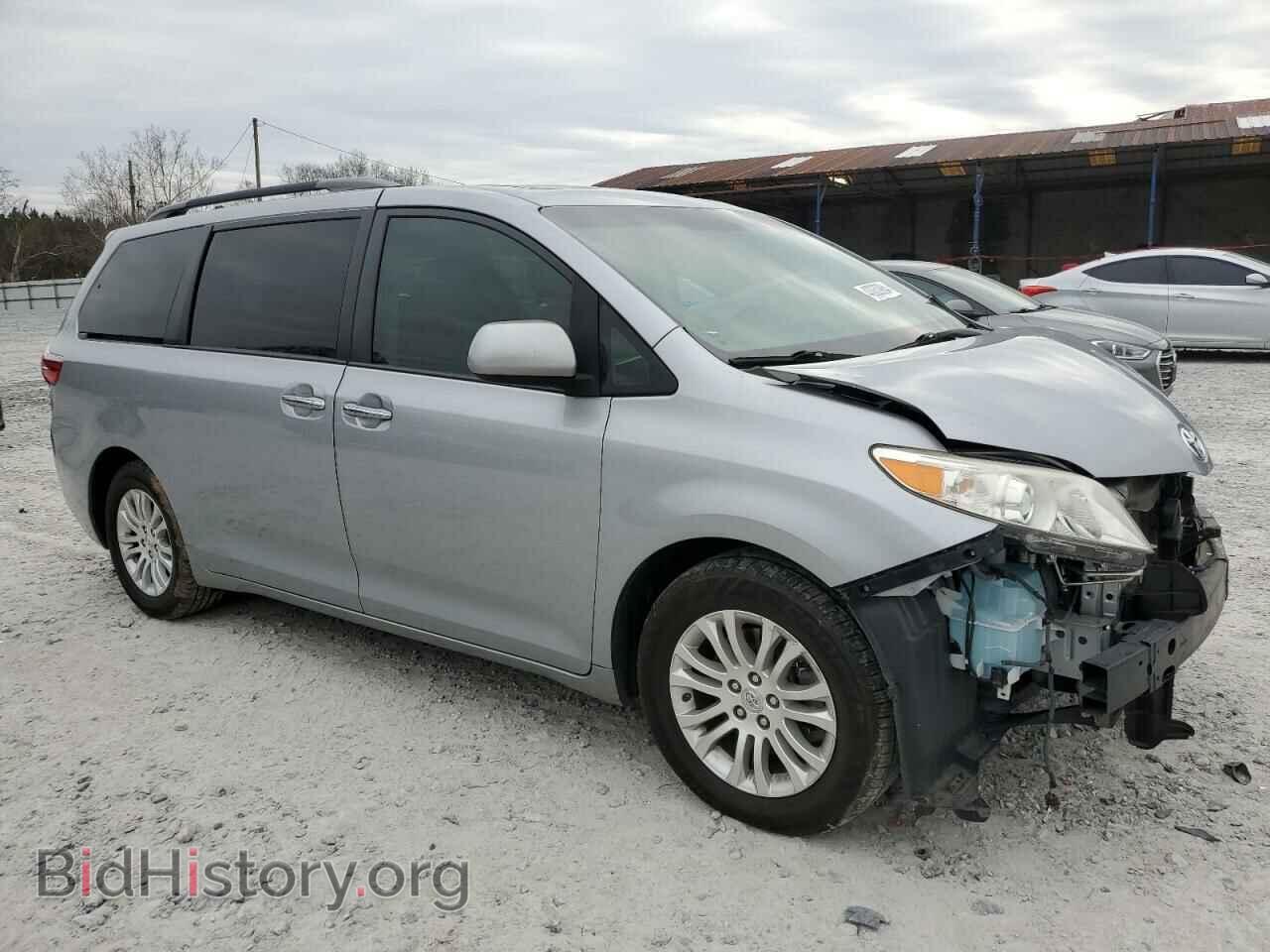2017 TOYOTA All Models - VIN: 5TDYZ3DC0HS814236 - Фото 4