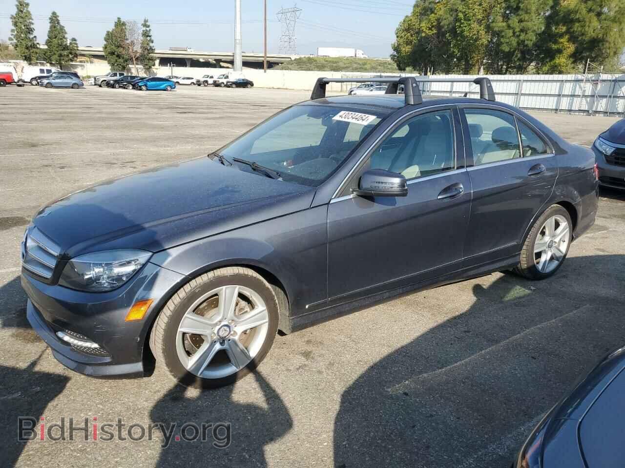 Photo WDDGF8BB8BR175420 - MERCEDES-BENZ C-CLASS 2011