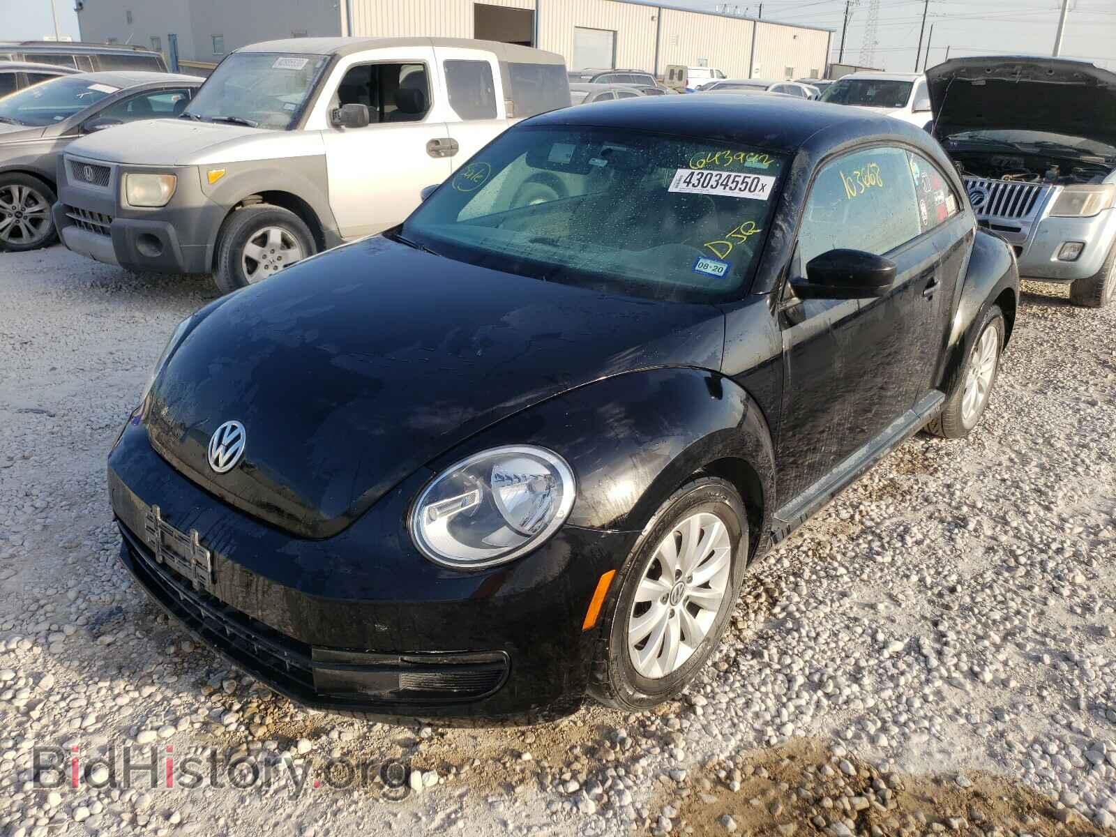 2013 VOLKSWAGEN BEETLE - VIN: 3VWFP7AT4DM643992 - Фото 2