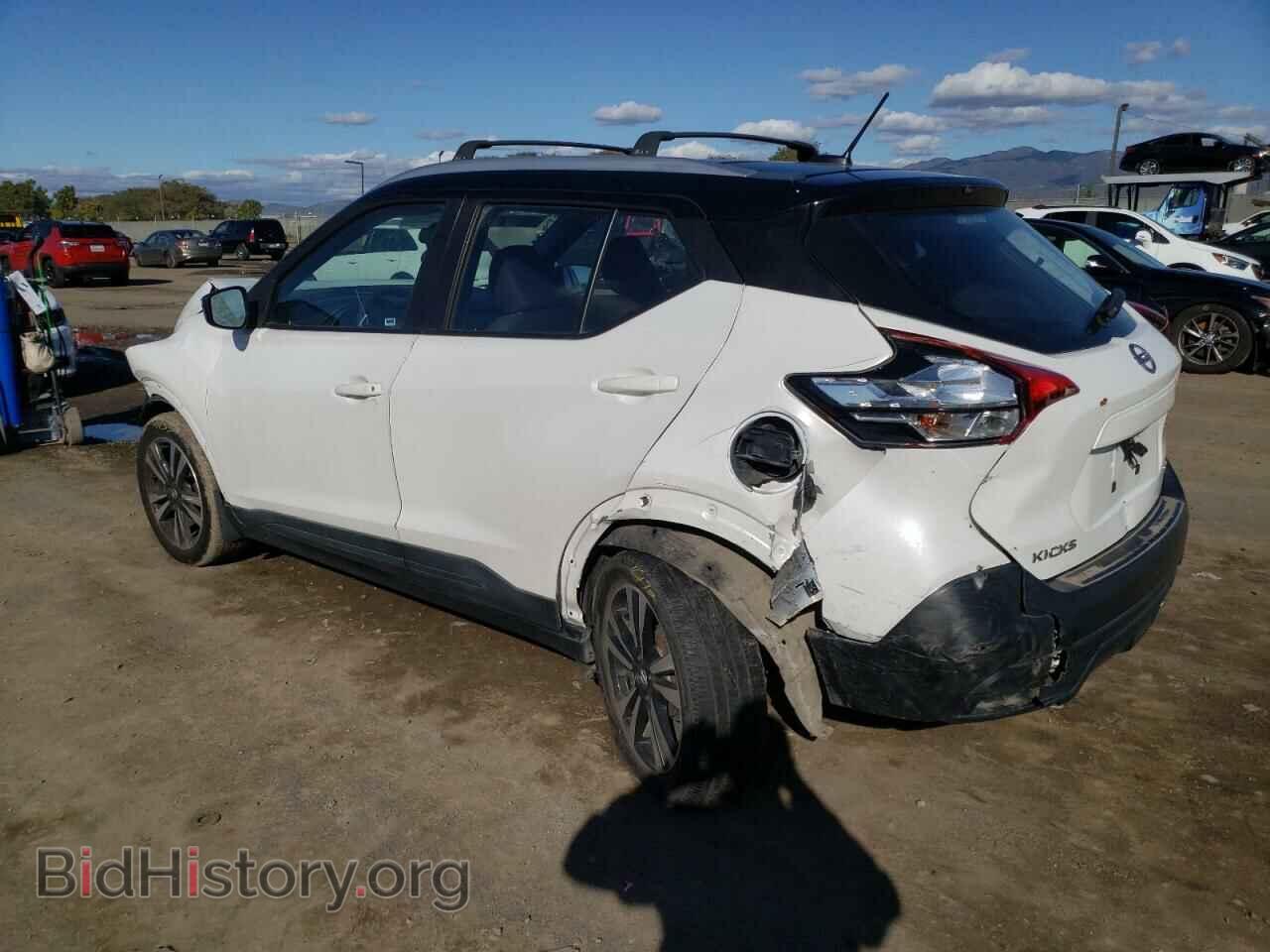 2019 NISSAN KICKS - VIN: 3N1CP5CU3KL511893 - Фото 2