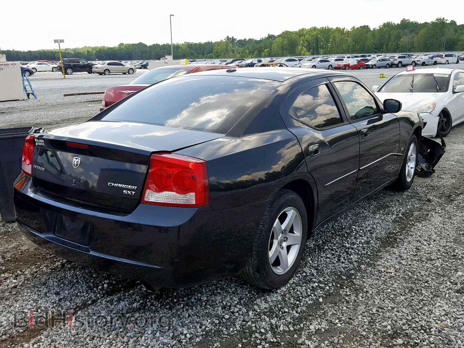 2010 DODGE CHARGER - VIN: 2B3CA3CV7AH222388 - Фото 4