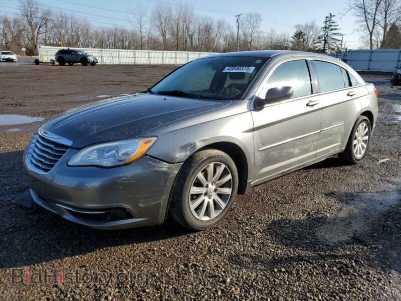 2013 Chrysler 200 200 Tourin (VIN 1C3CCBBB4DN732580) — фото 1 из 12, Copart, повреждение: передняя часть