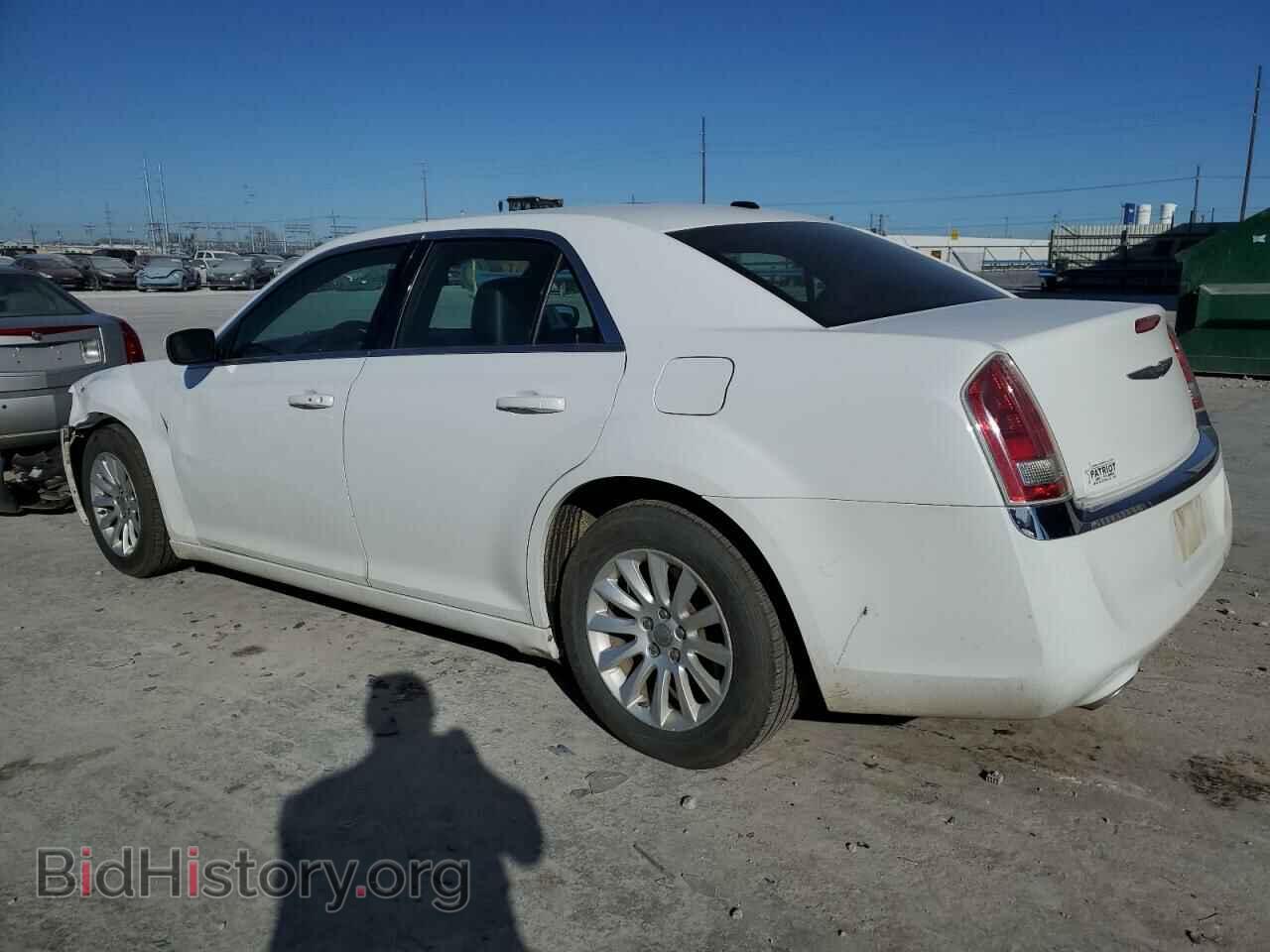 2014 CHRYSLER 300 - VIN: 2C3CCAAG0EH260198 - Фото 2