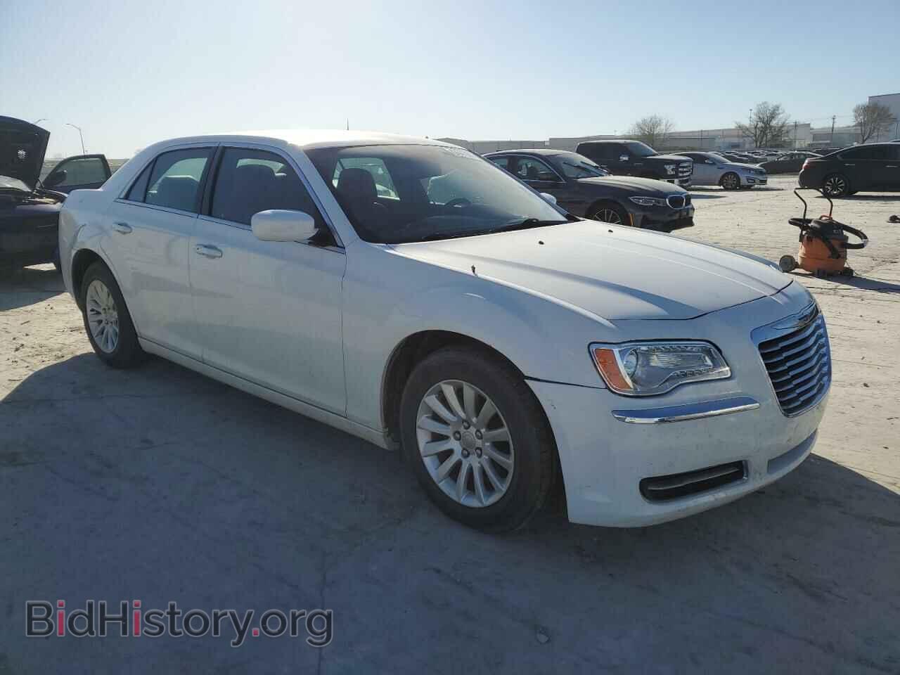 2014 CHRYSLER 300 - VIN: 2C3CCAAG0EH260198 - Фото 4