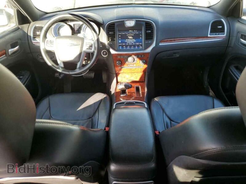 2014 Chrysler 300 (VIN 2C3CCAAG0EH260198) — фото 8 из 13