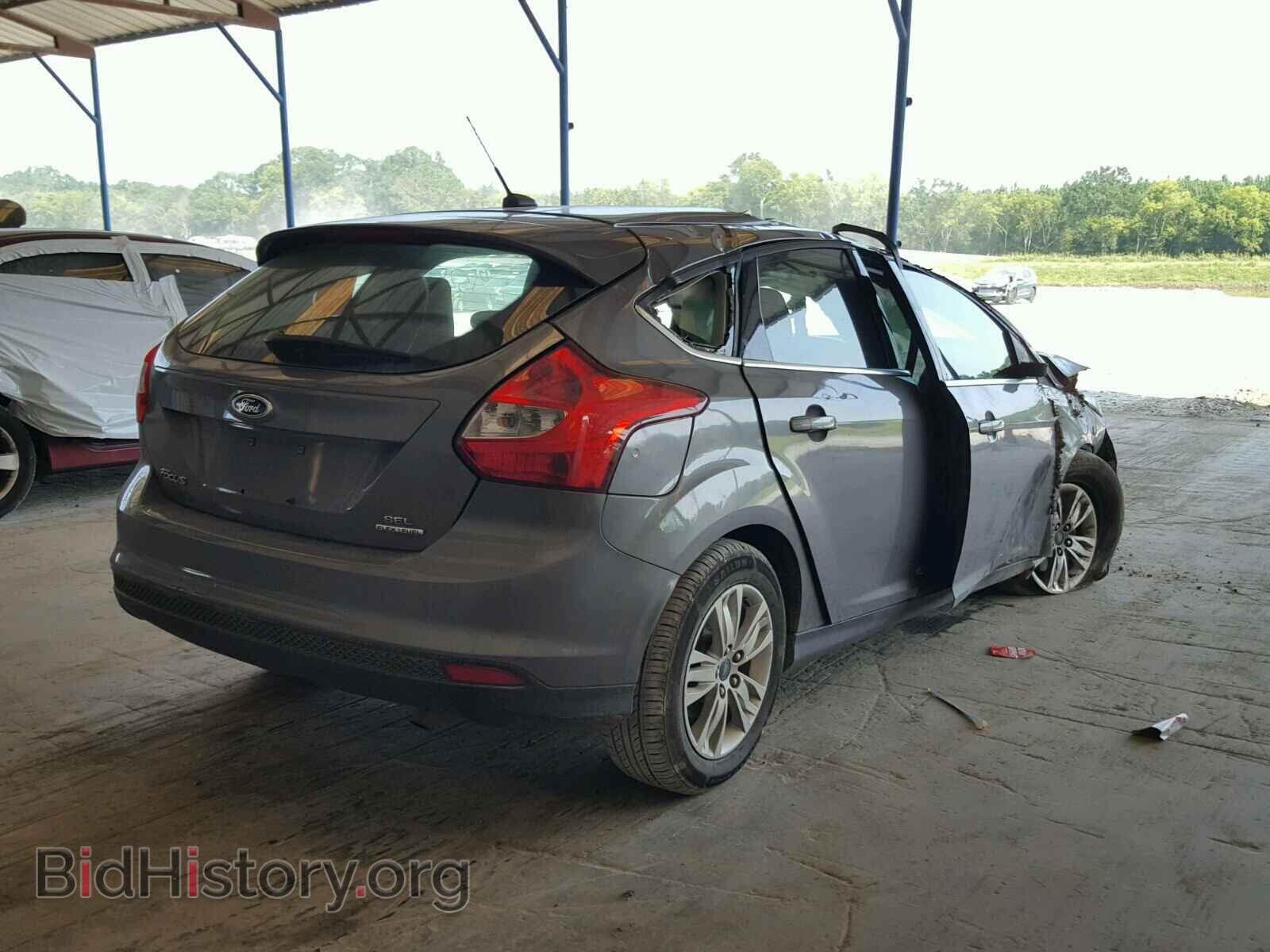 2012 Ford FOCUS (VIN 1FAHP3M28CL454193) — photo 4 of 10