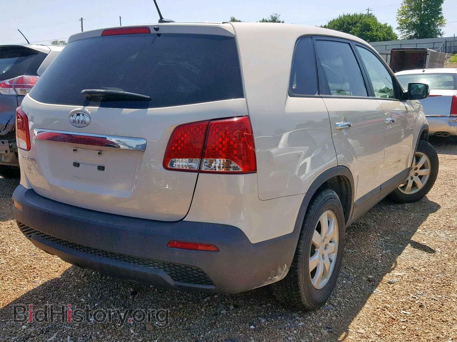 2011 KIA SORENTO BA - VIN: 5XYKT3A14BG007782 - Фото 4