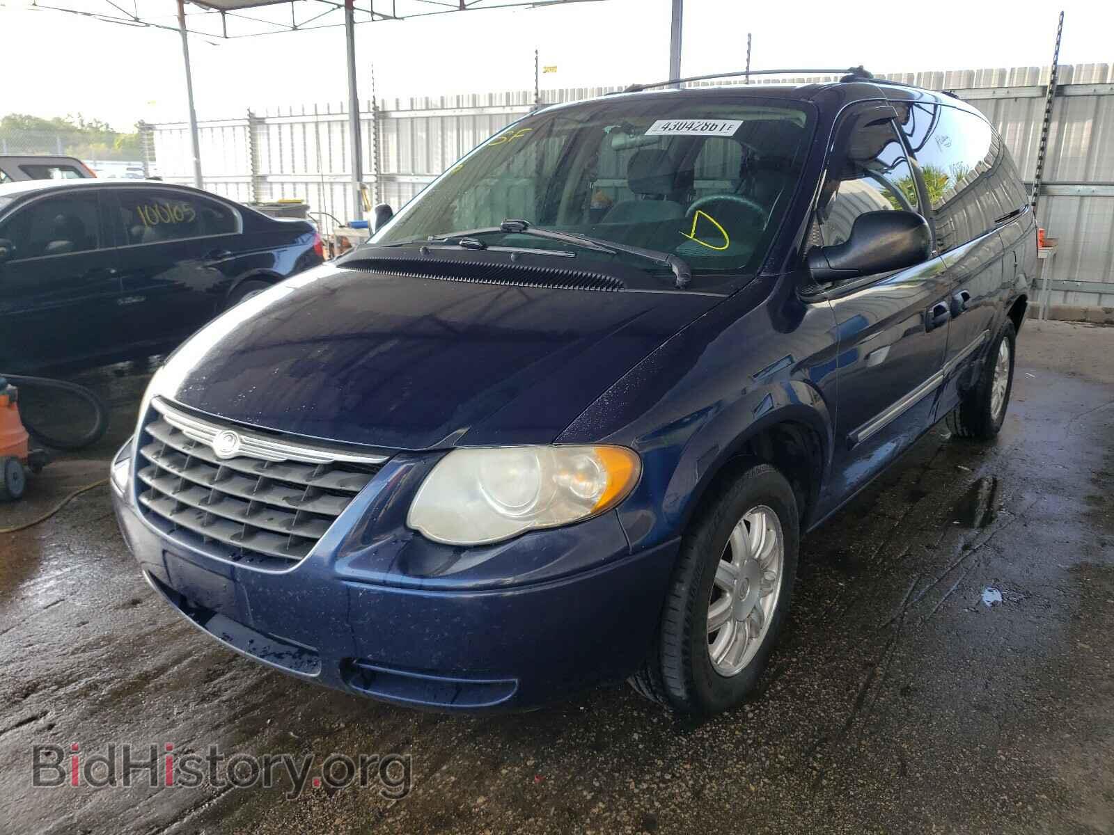 2006 CHRYSLER MINIVAN - VIN: 2A8GP54LX6R629638 - Фото 2