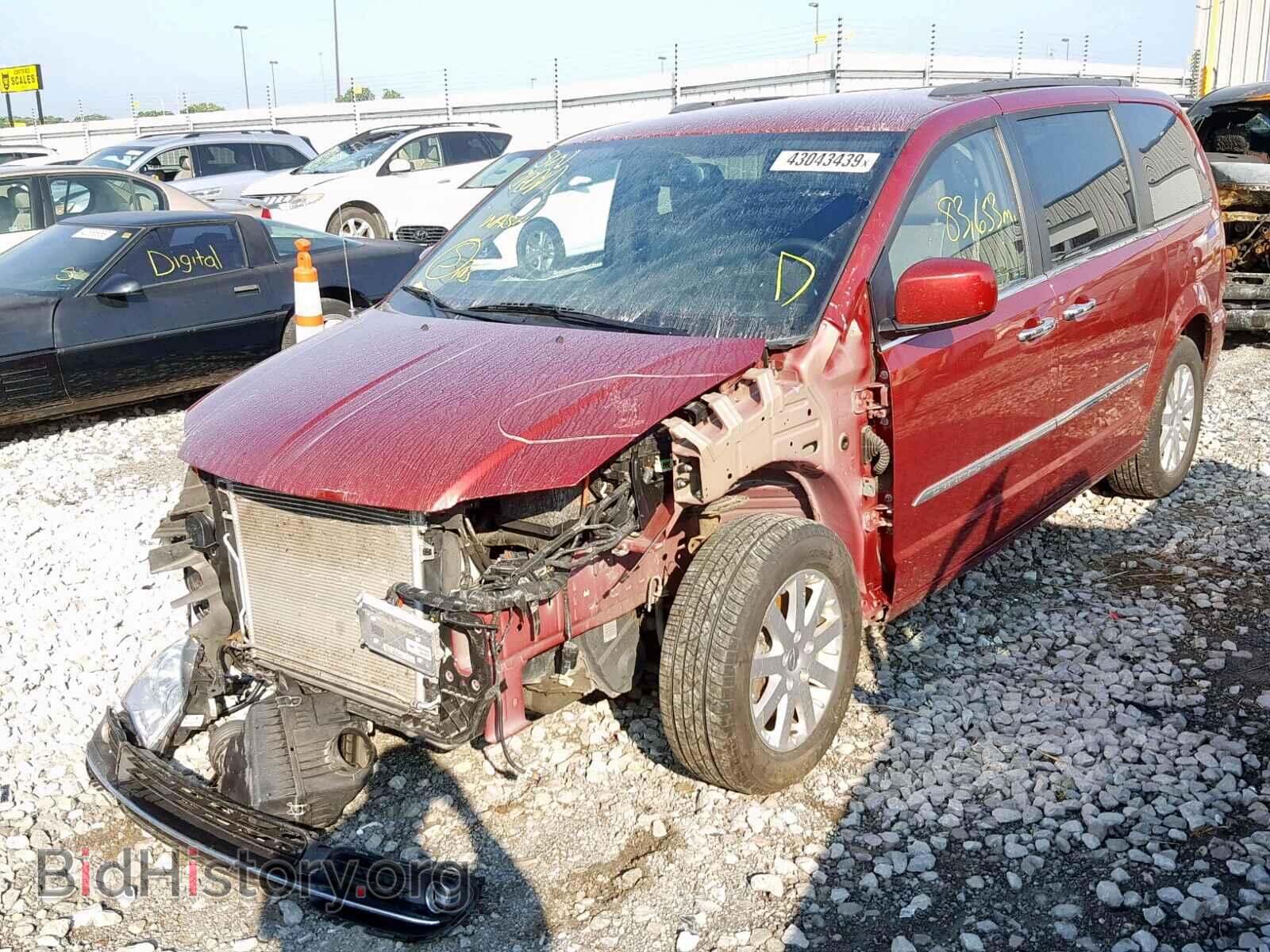 2015 CHRYSLER TOWN & COU - VIN: 2C4RC1BG4FR595920 - Фото 2