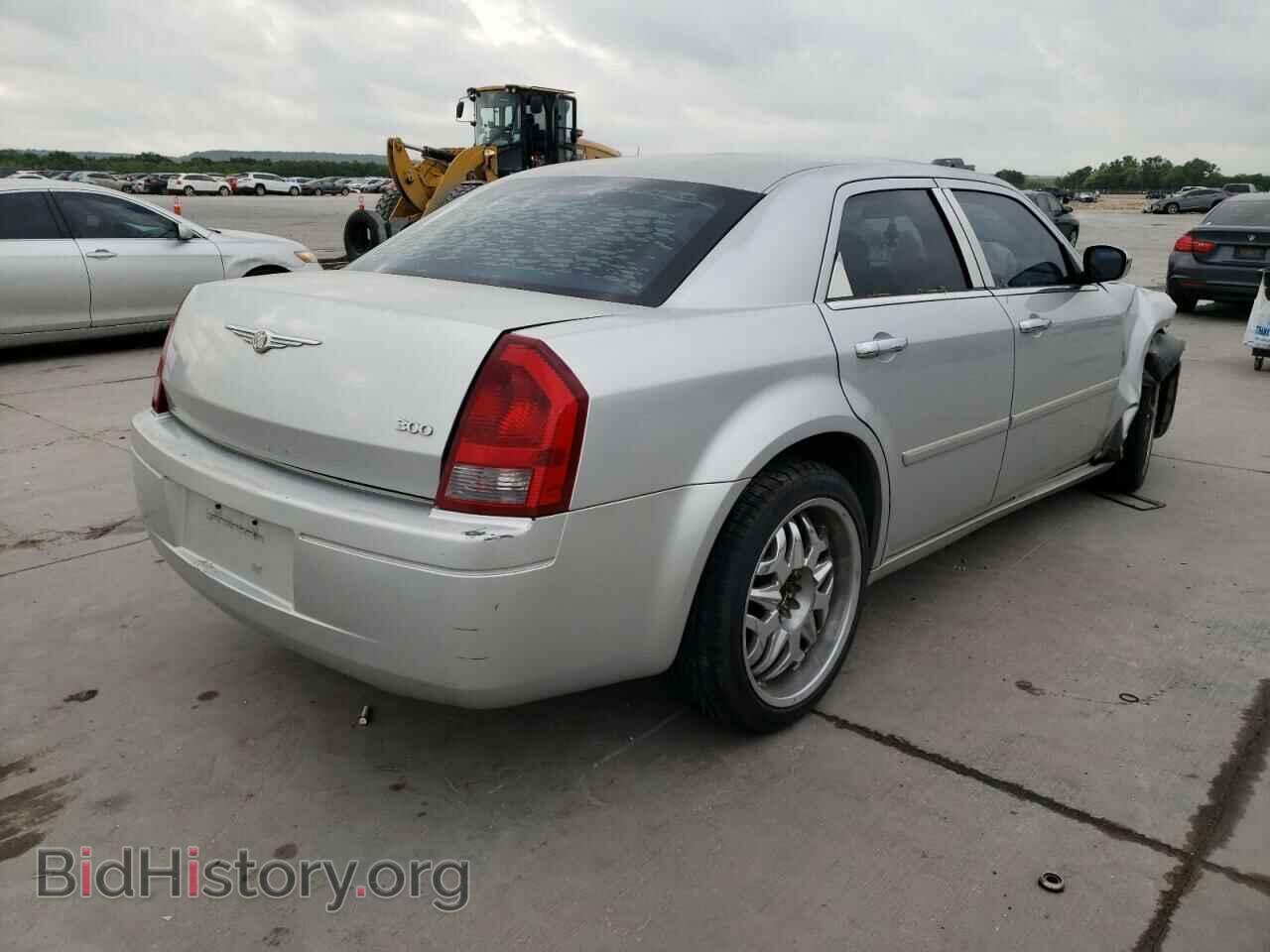 2007 CHRYSLER 300 - VIN: 2C3KA43R67H747040 - Фото 4