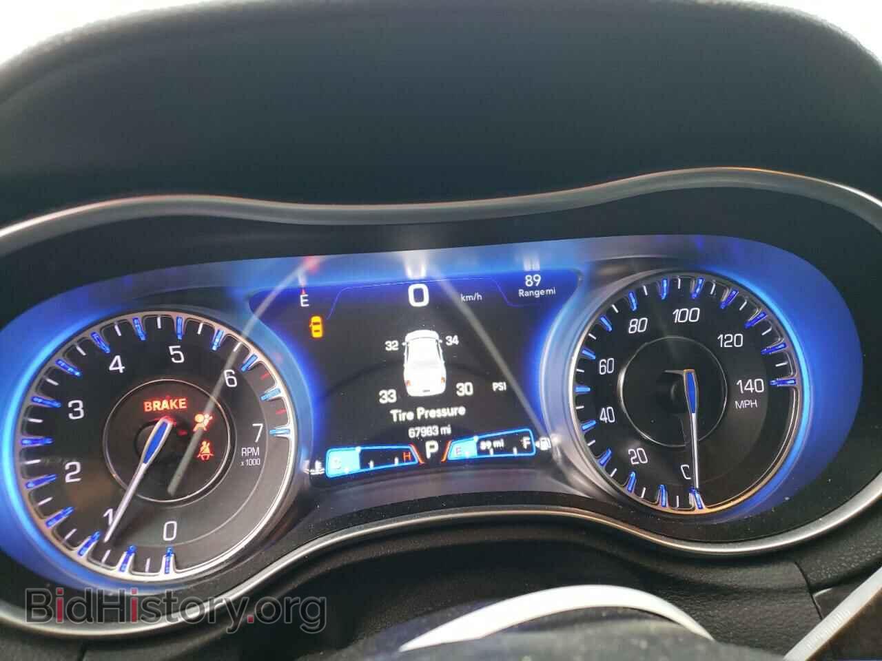 2019 CHRYSLER 300 - VIN: 2C3CCAEG8KH585655 - Фото 9