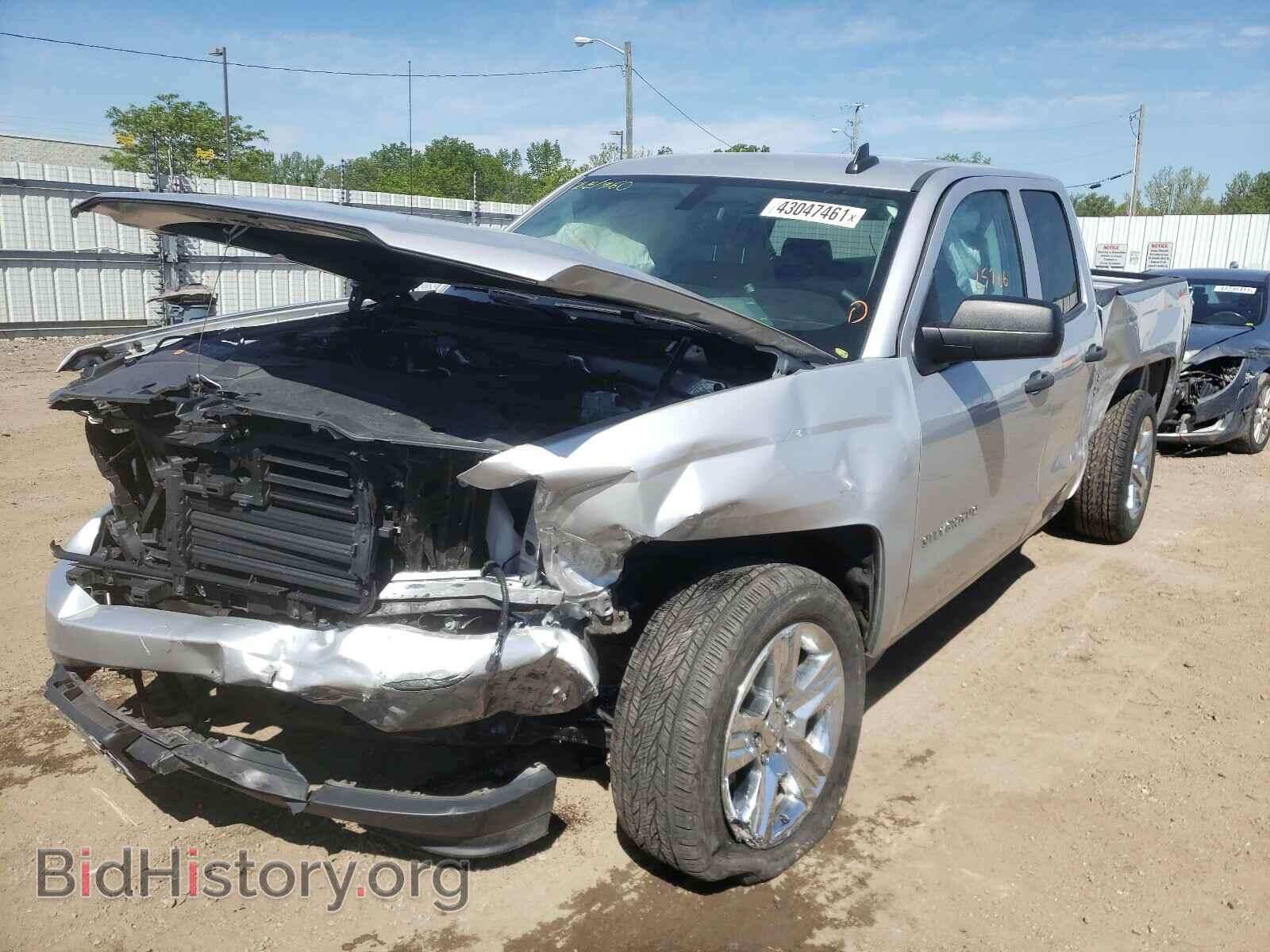 2018 CHEVROLET SILVERADO - VIN: 1GCVKPEC2JZ355700 - Фото 2