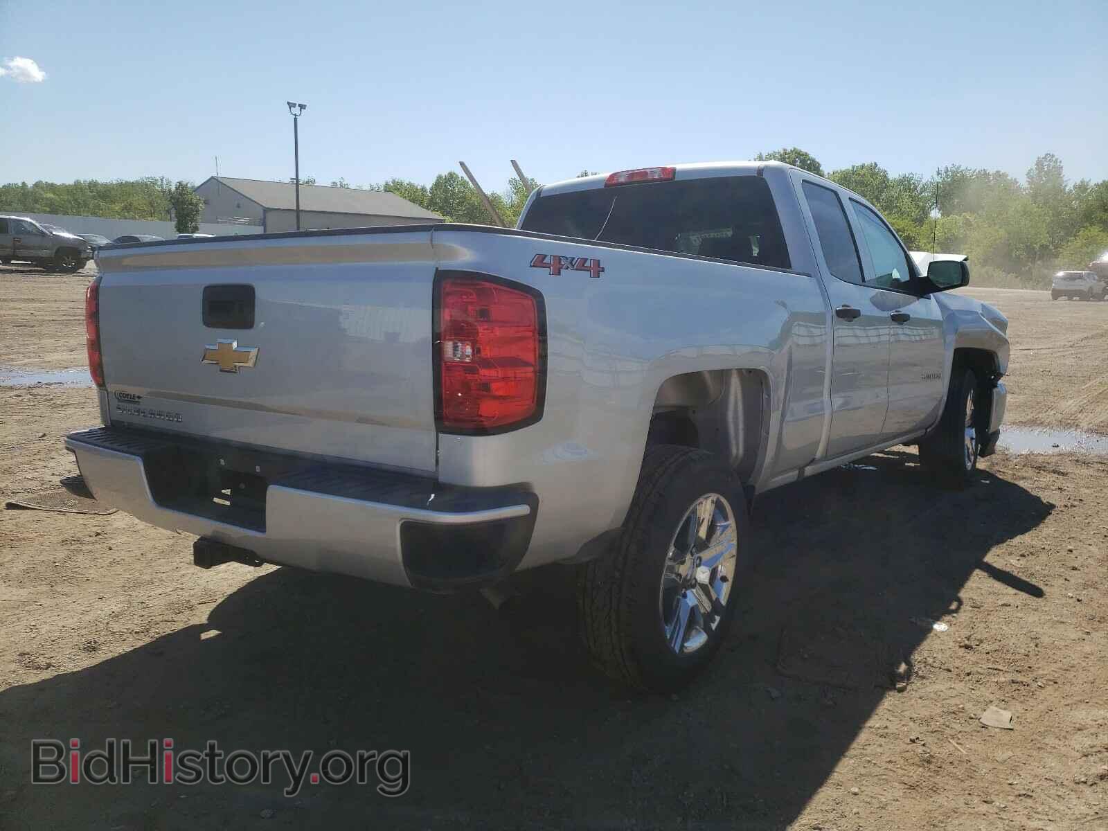 2018 CHEVROLET SILVERADO - VIN: 1GCVKPEC2JZ355700 - Фото 4