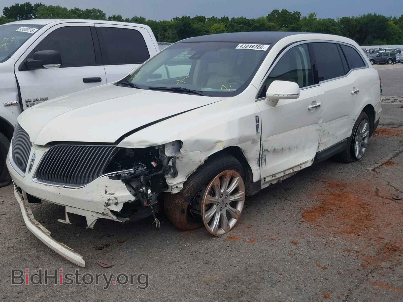 2013 LINCOLN MKT - VIN: 2LMHJ5FK2DBL56816 - Фото 2