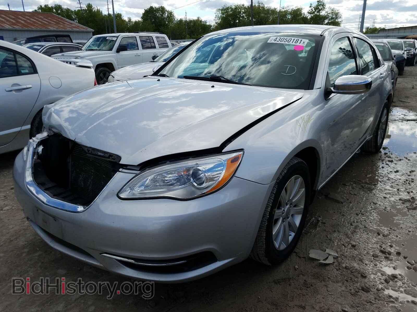 2011 CHRYSLER 200 - VIN: 1C3BC1FB1BN625435 - Фото 2