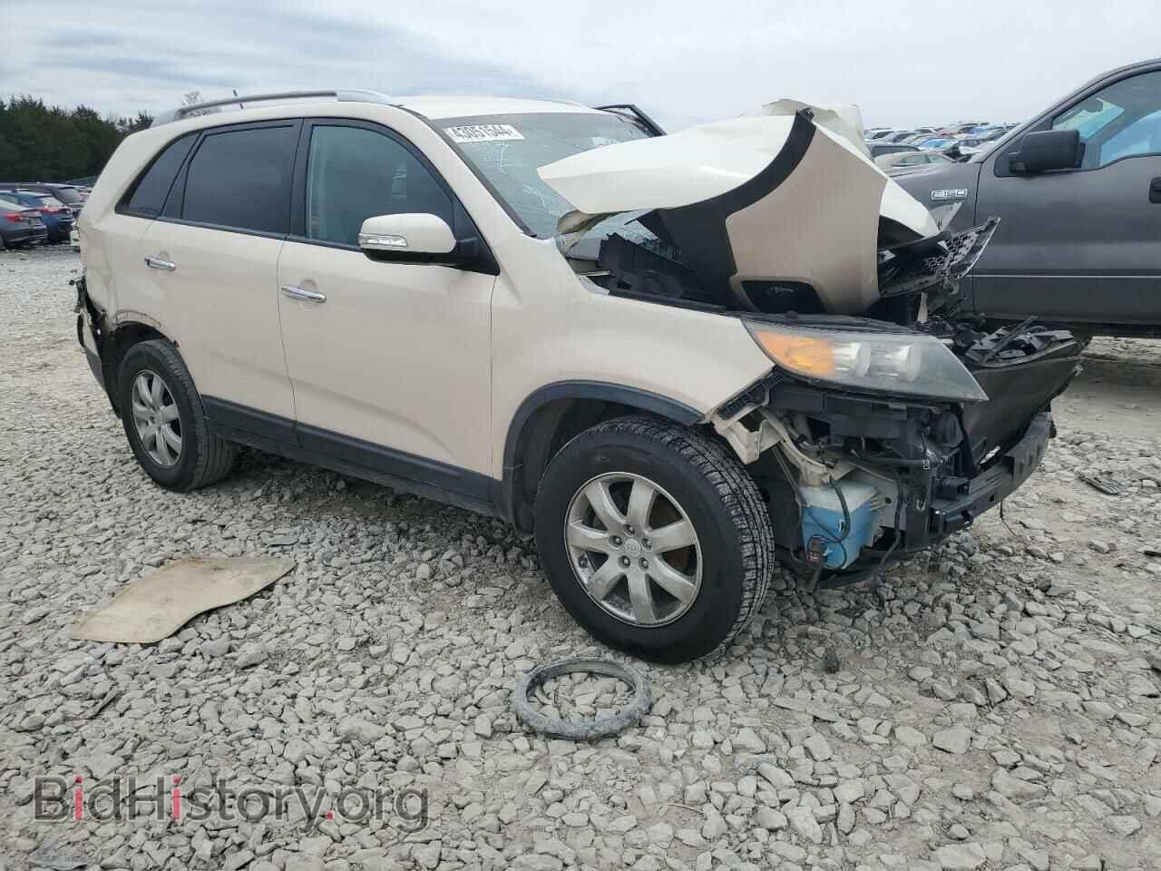 2011 KIA SORENTO - VIN: 5XYKT4A10BG107867 - Фото 4