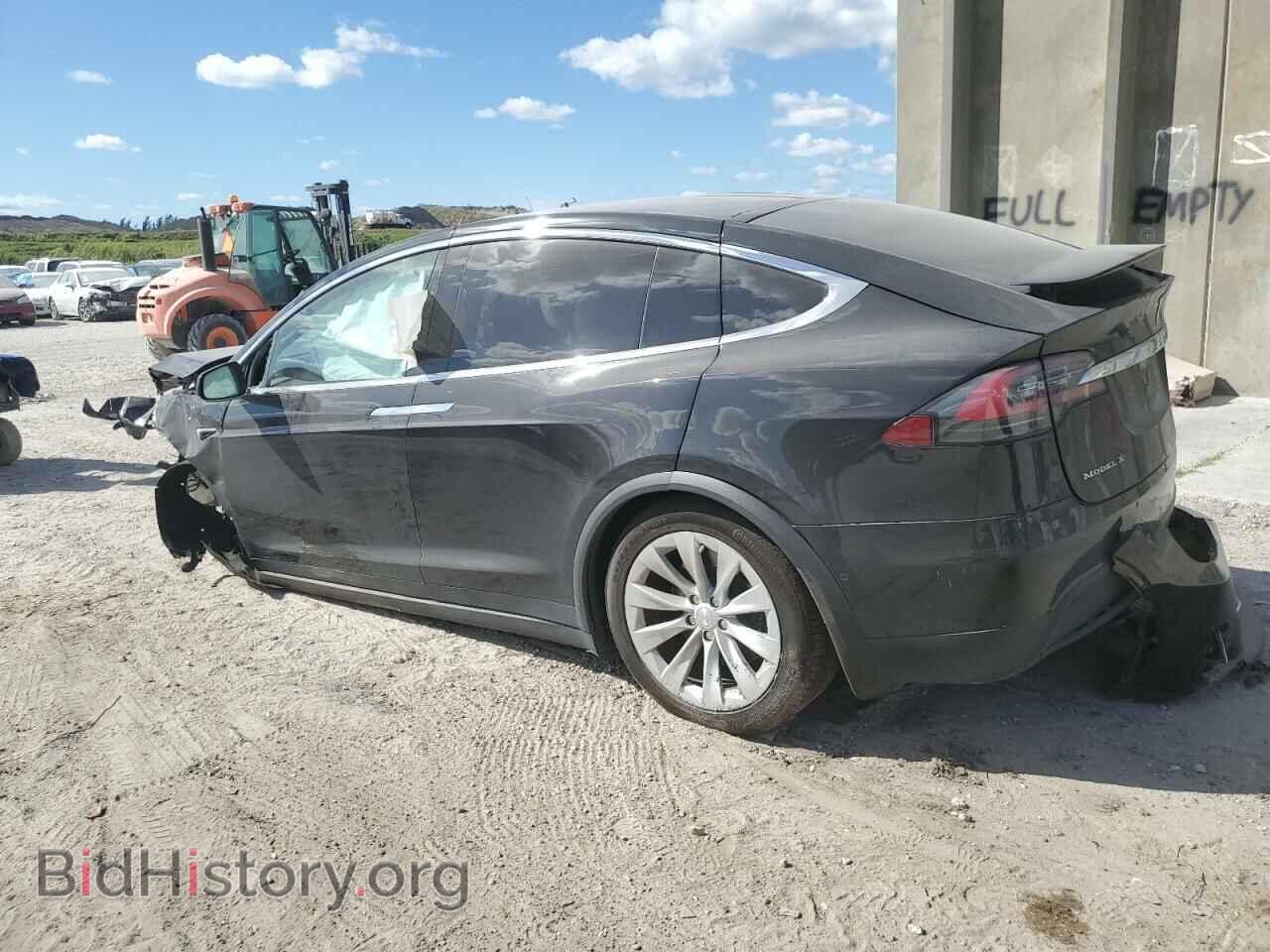 2017 TESLA MODEL X - VIN: 5YJXCDE28HF060922 - Photo 2