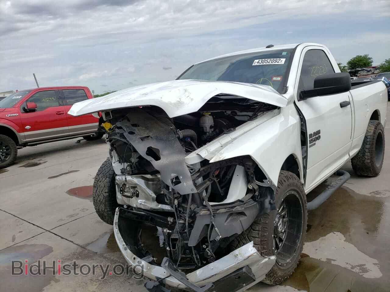 2019 RAM 1500 - VIN: 3C6JR6AG8KG503080 - Фото 2