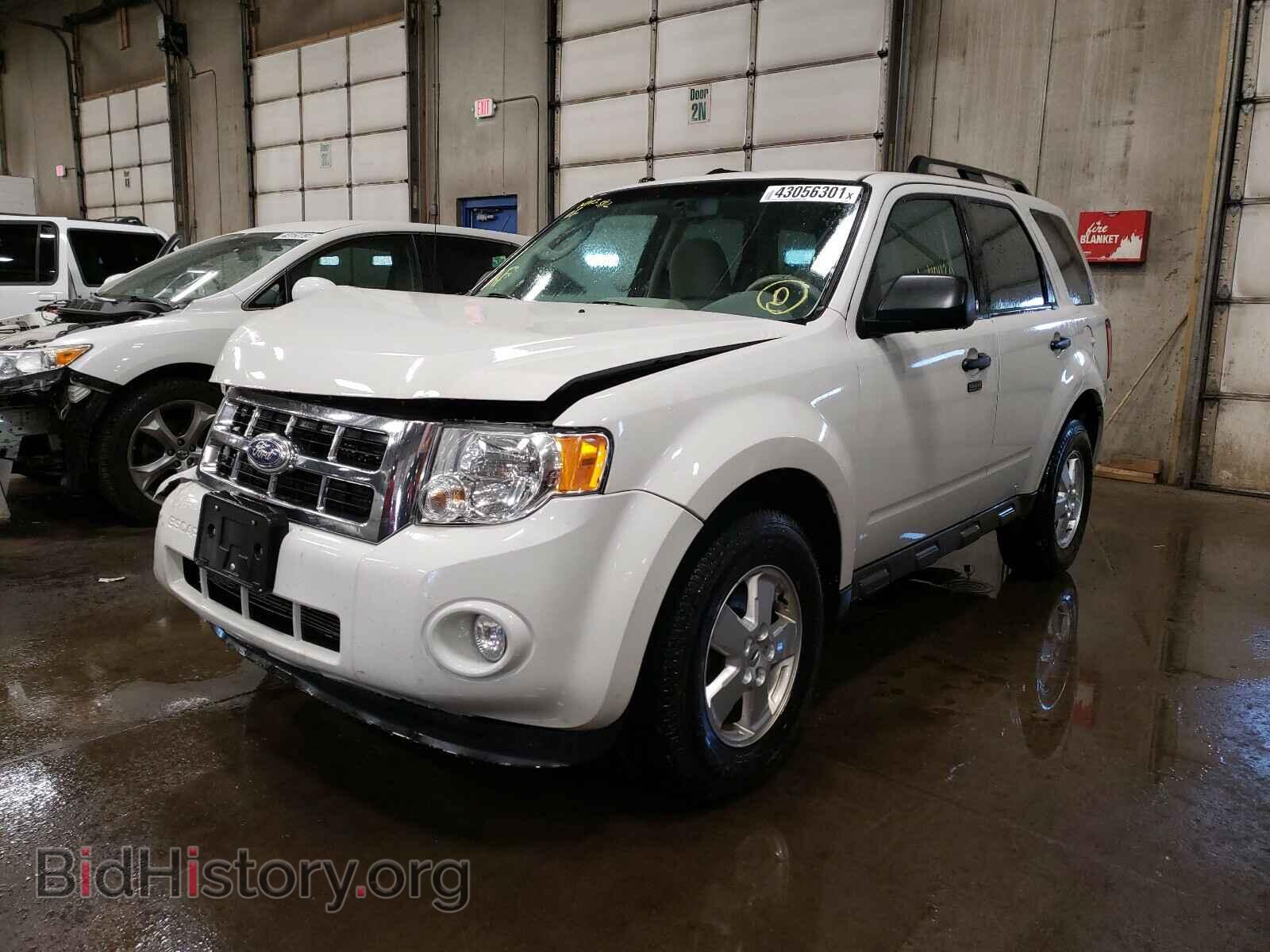 2011 FORD ESCAPE - VIN: 1FMCU0D71BKA81702 - Photo 2