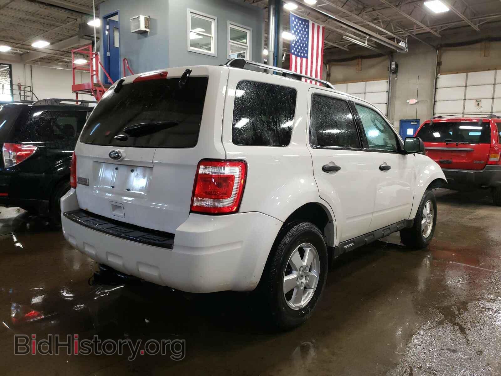 2011 FORD ESCAPE - VIN: 1FMCU0D71BKA81702 - Photo 4