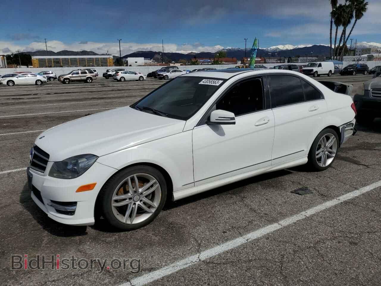 Photo WDDGF4HB1ER320351 - MERCEDES-BENZ C-CLASS 2014