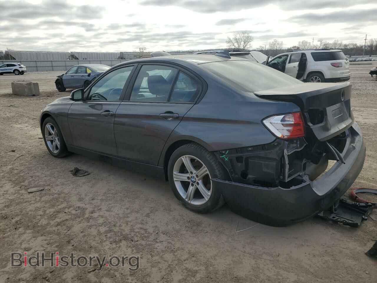 2013 BMW 3 SERIES - VIN: WBA3B3C50DF539640 - Фото 2
