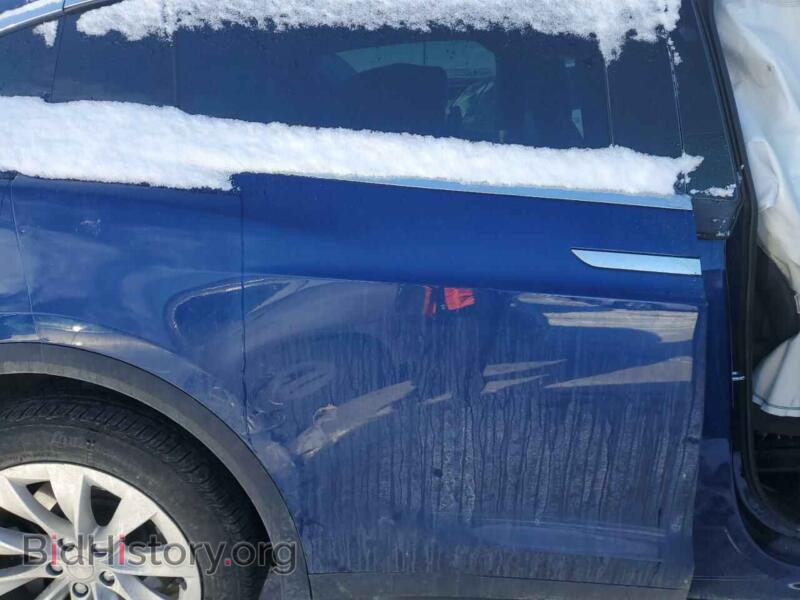 2018 Tesla MODEL X (VIN 5YJXCAE21JF136338) — photo 10 of 12