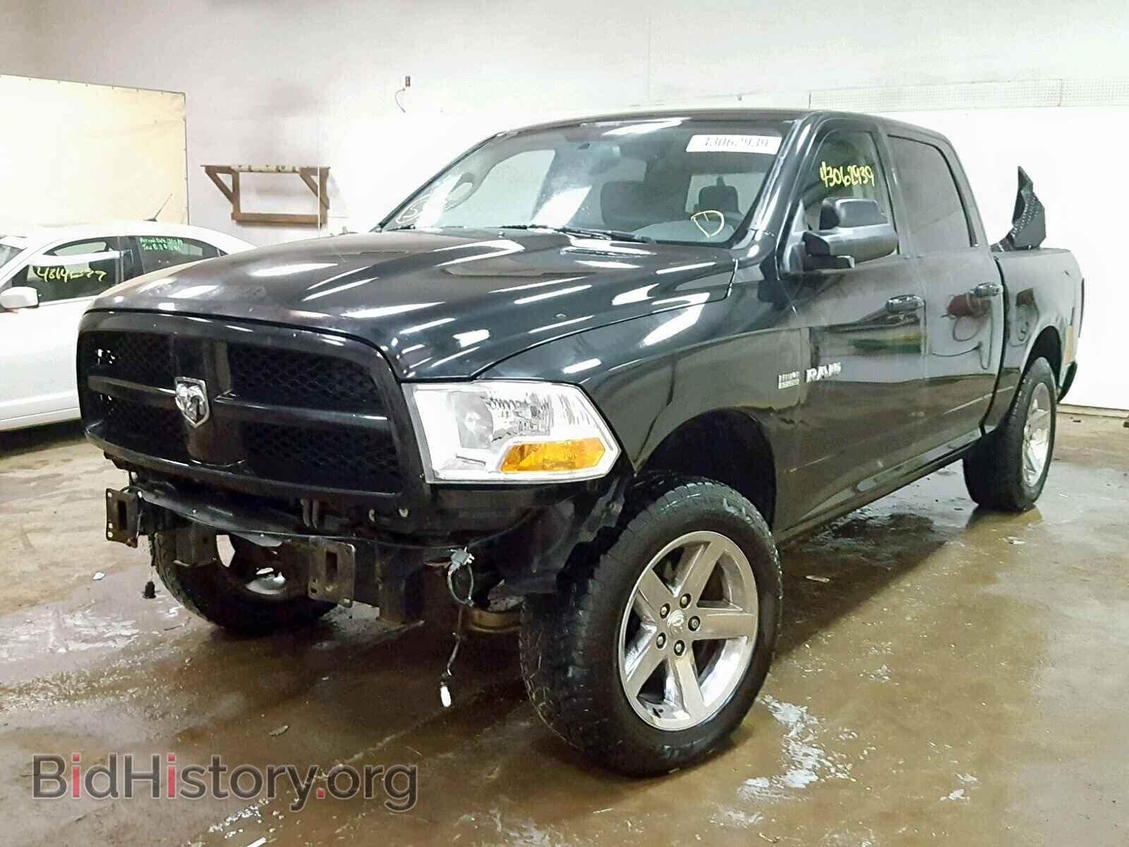 2010 DODGE RAM 1500 - VIN: 1D7RV1CT5AS167664 - Фото 2