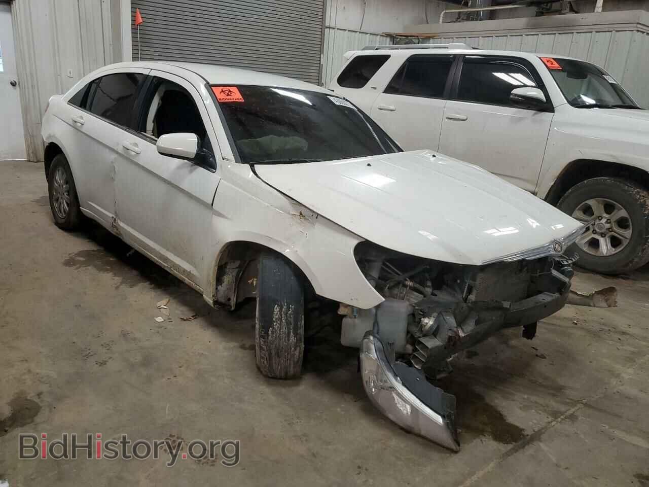 2010 CHRYSLER SEBRING - VIN: 1C3CC5FB4AN197550 - Фото 4