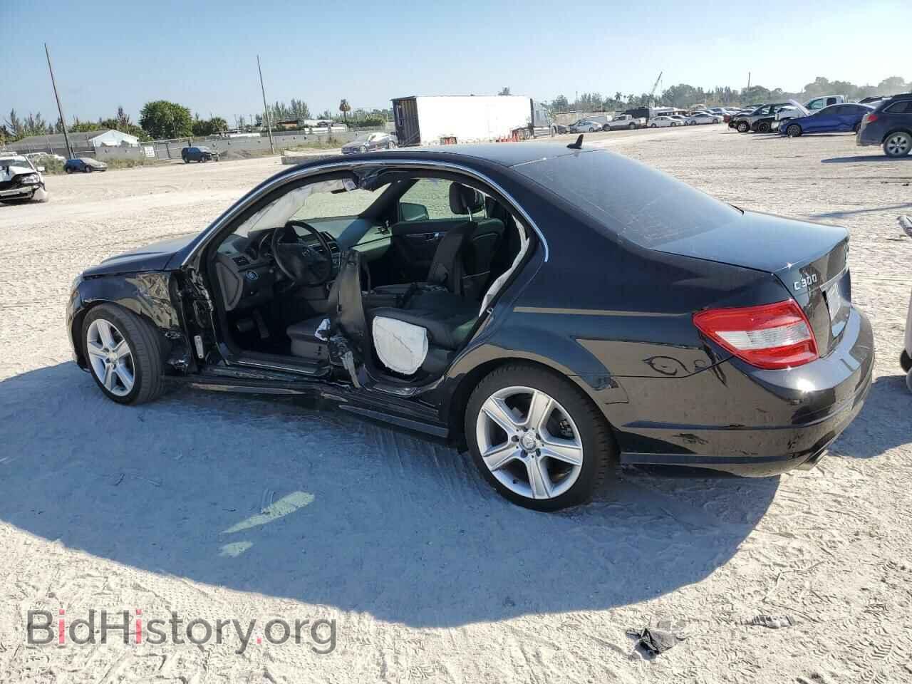2011 MERCEDES-BENZ C-CLASS - VIN: WDDGF5EB9BF643974 - Фото 2