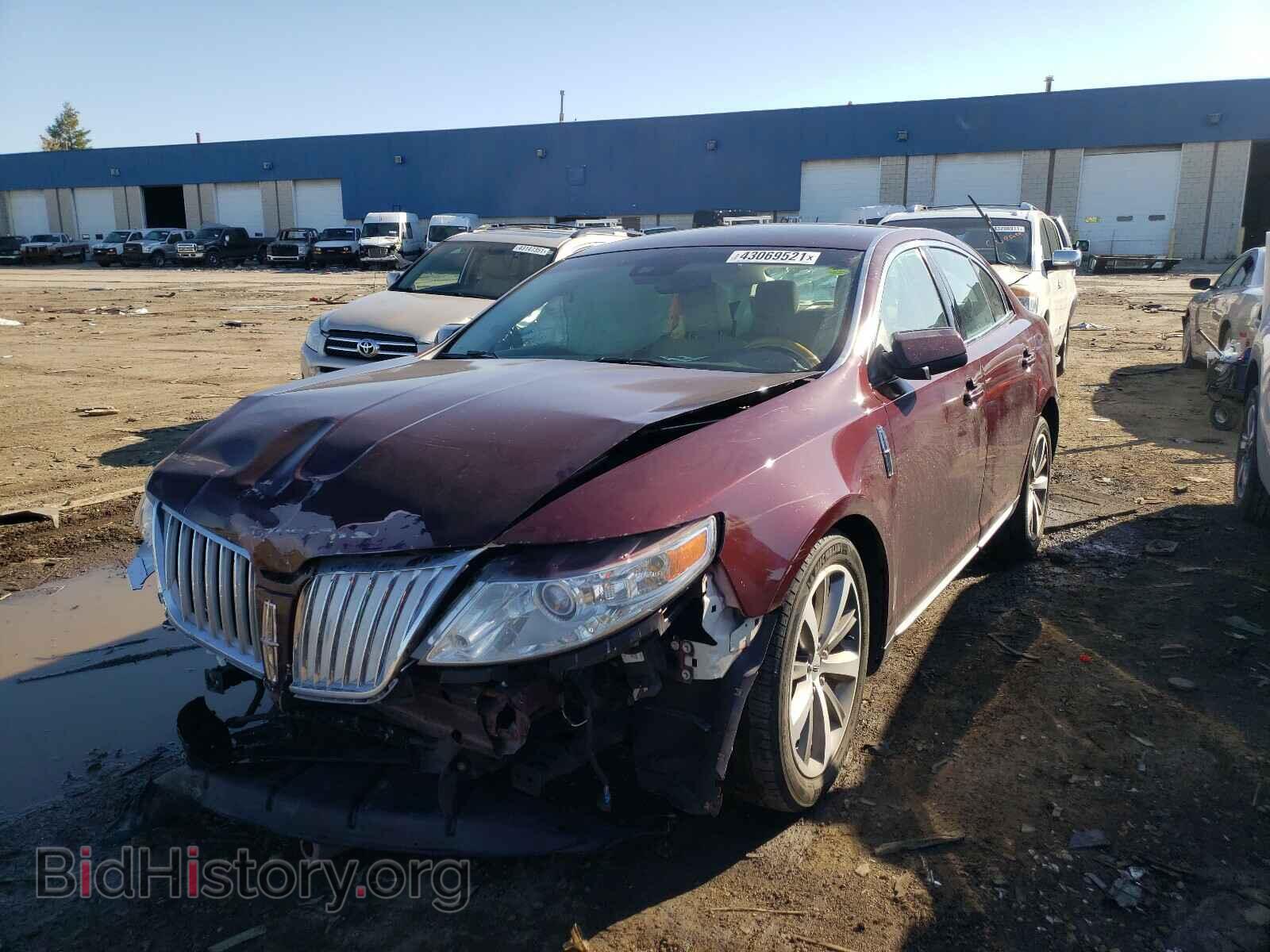 2011 LINCOLN MKS - VIN: 1LNHL9DR4BG611842 - Фото 2