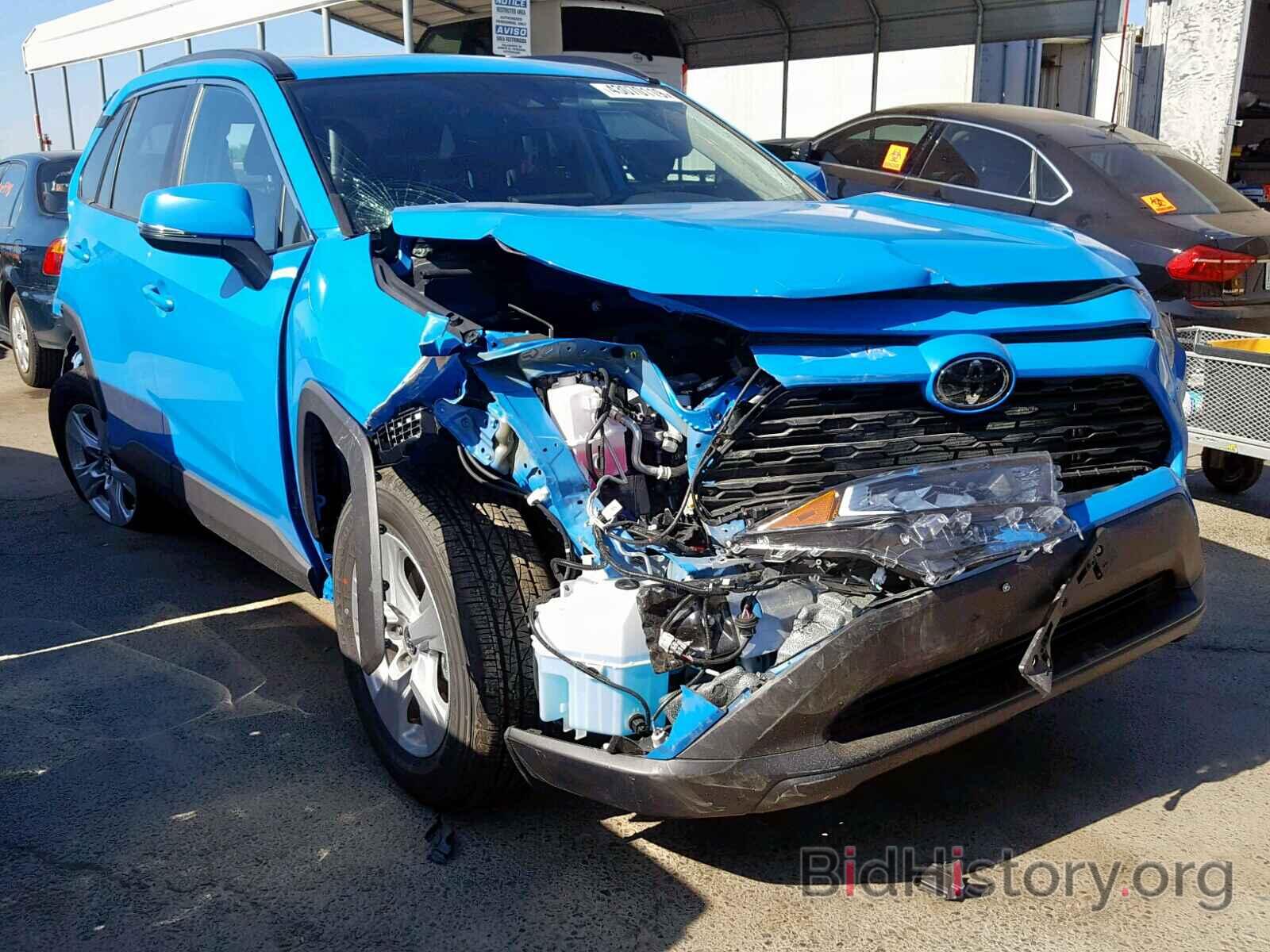 Photo 2T3P1RFV6KC015251 - TOYOTA RAV4 XLE 2019