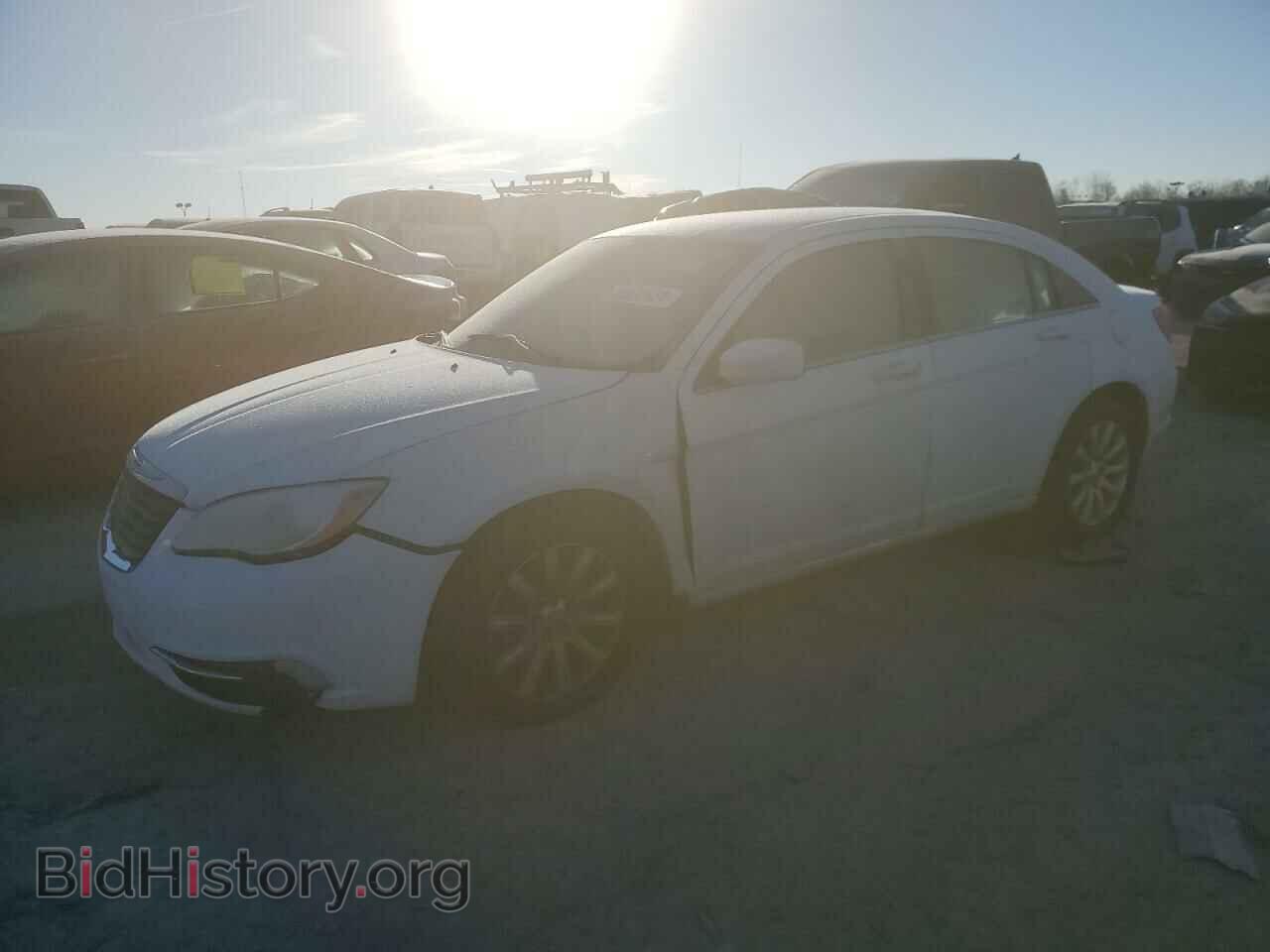 Photo 1C3BC1FB8BN585998 - CHRYSLER 200 2011