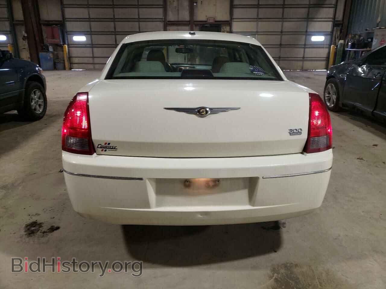 2007 CHRYSLER 300 - VIN: 2C3KA53G37H613011 - Фото 6